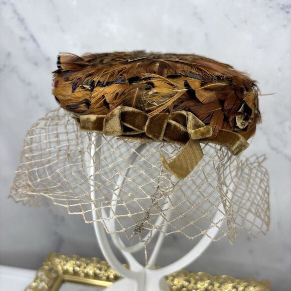 Vintage 50s Fascinator Hat Cap Pheasant Feather Netting Veil Brown Elegant Bow - Picture 1 of 16
